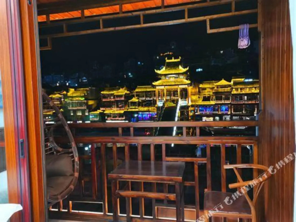 Xifeng Shouma Hostel Huilongge(凤凰西风瘦马客栈)