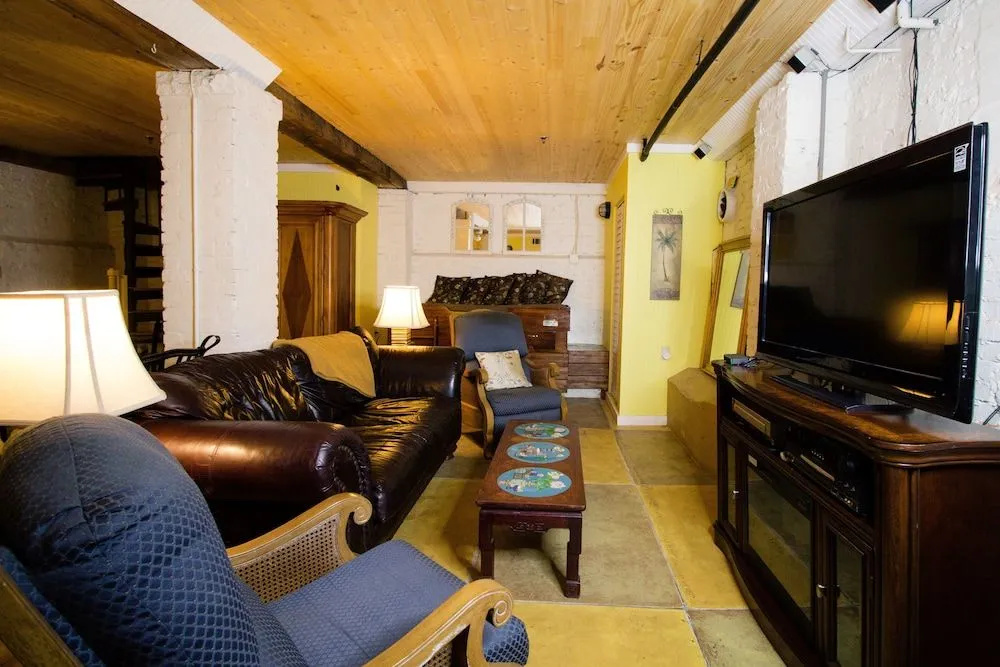 Tybee Island Inn Bed & Breakfast