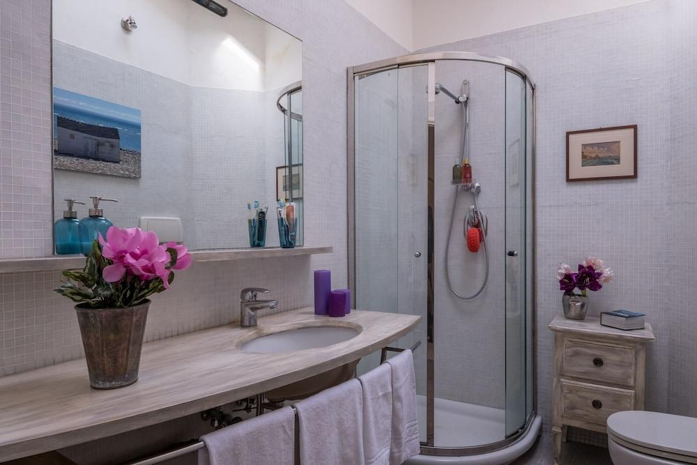Cosy Suites in Glamorous Santo Spirito PLUS