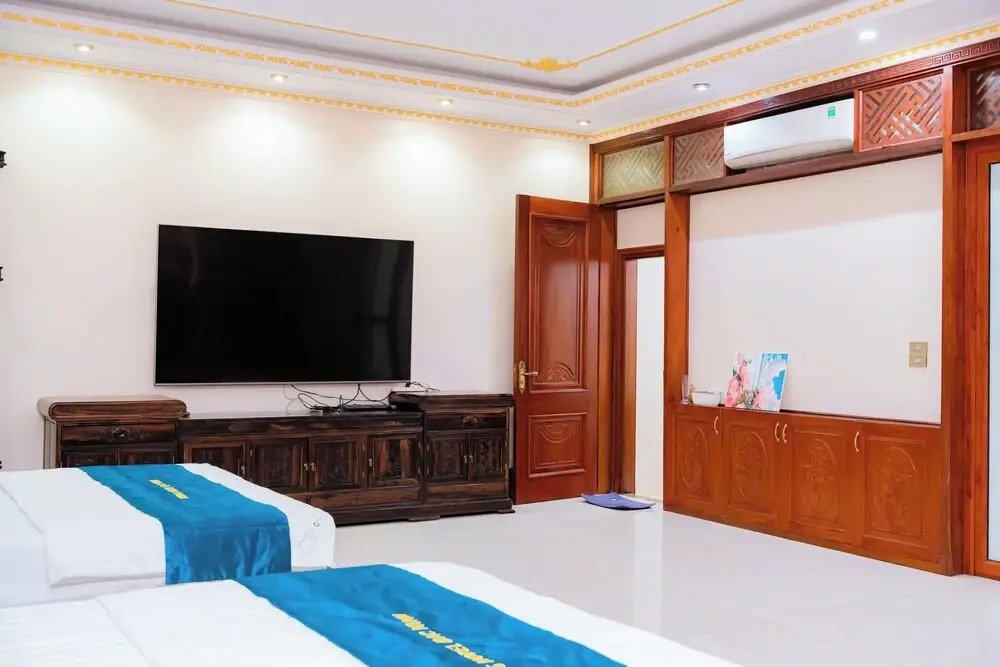 Sky 2 Hotel