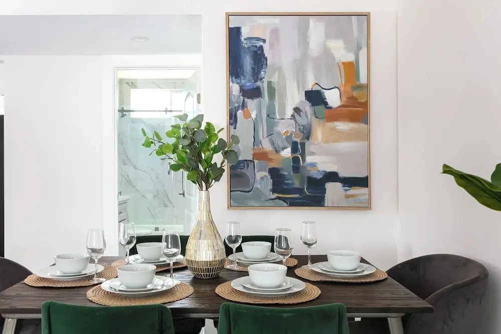 Chic City Apt Near Americana Glendale