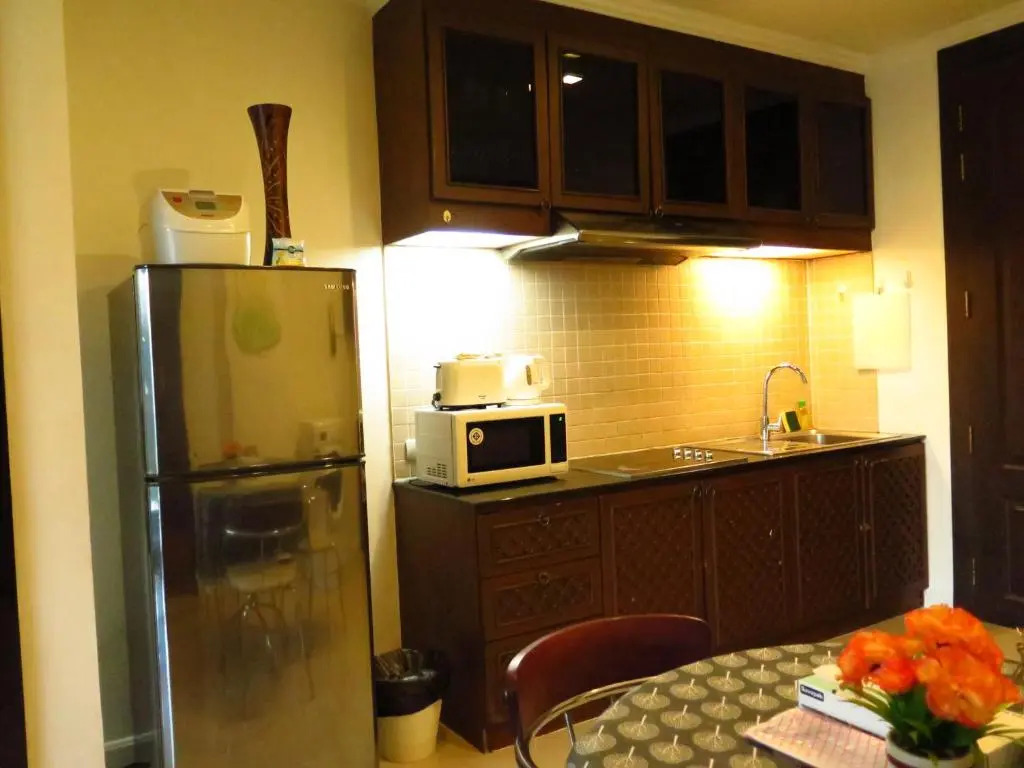 6-39 - 2 Bdr Condo With Balcony and Shared Pool