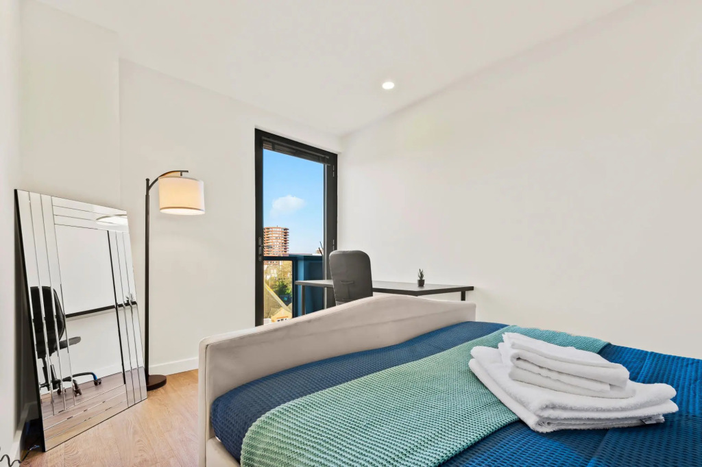 Three Bedroom Apartment in Hoxton
