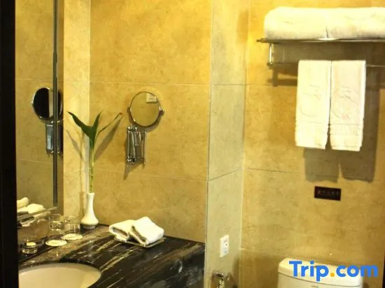 Donghua Hotel