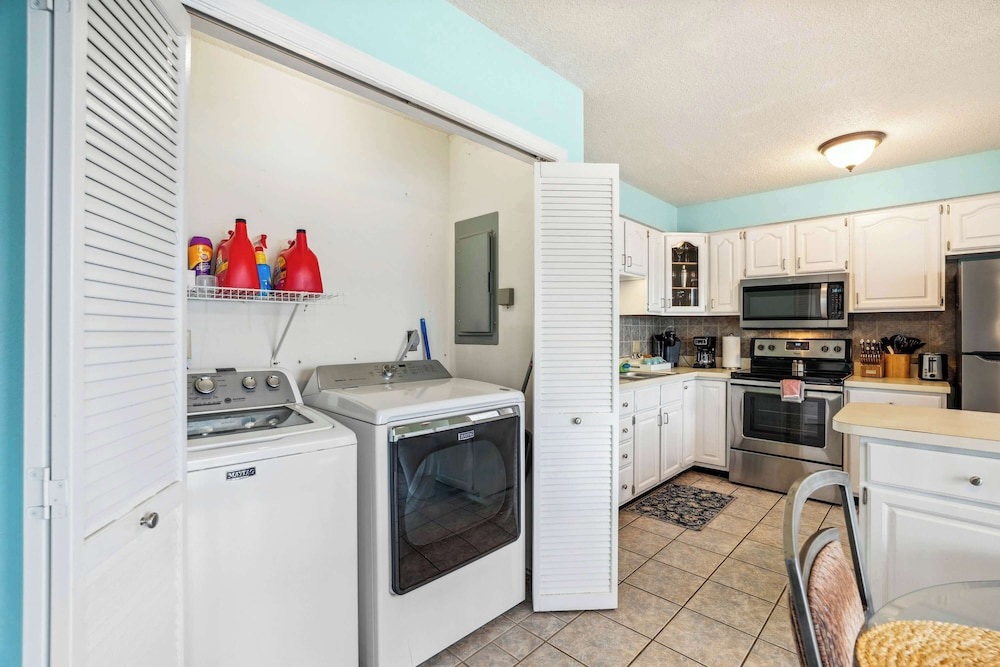 Big Cozy Condo Pool, Comfort & Location