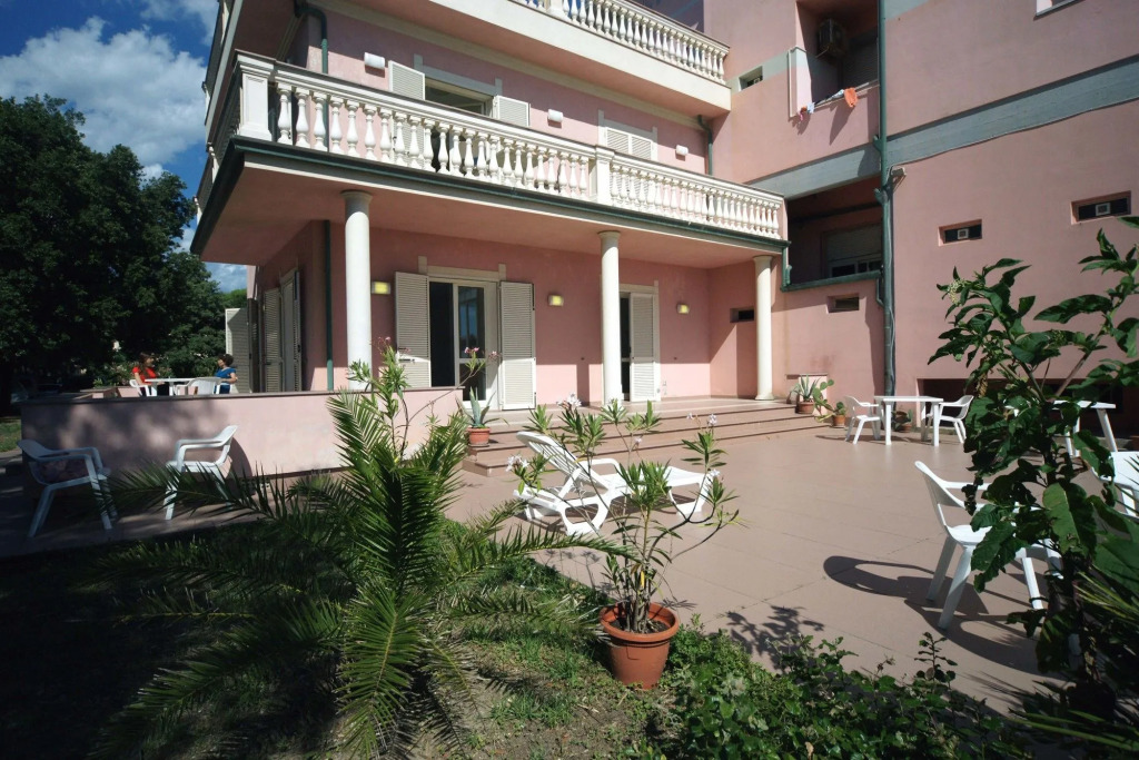 Hotel Happy