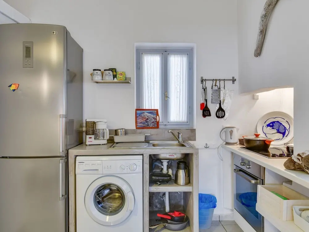 Snug Holiday Home in Tripiti with Roof Terrace near Water Sports