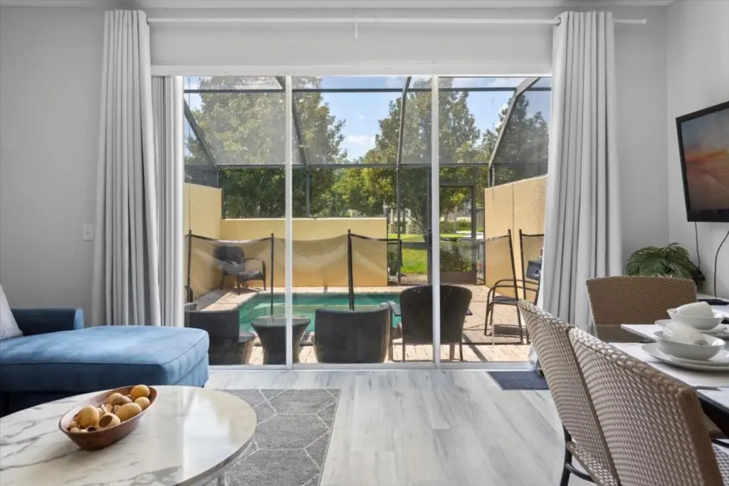 3 Bedrooms 3 Bathrooms Windsor Hills 2554 ML