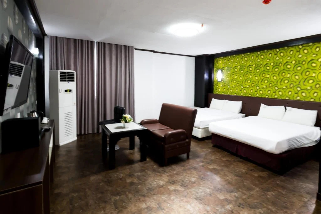 Royal Hotel