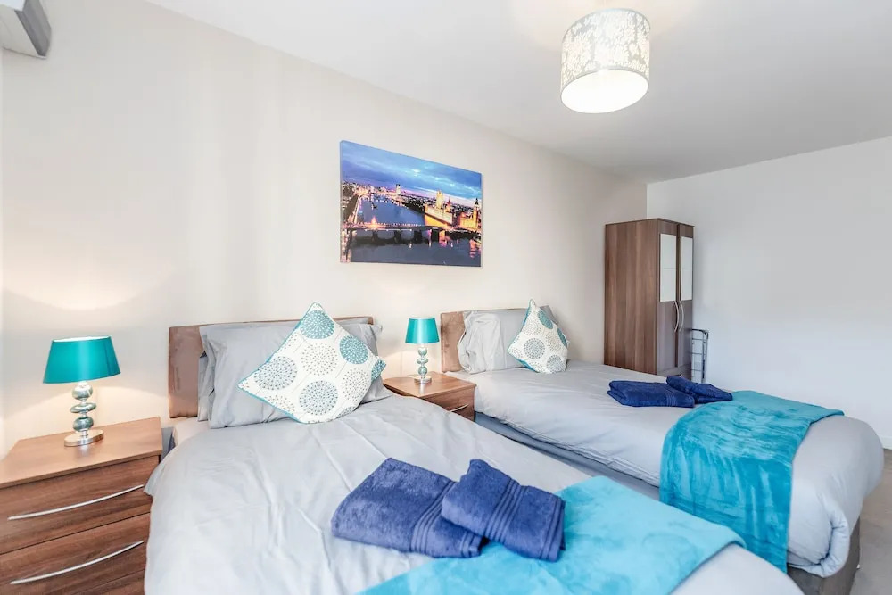 Watford Junction Apartment