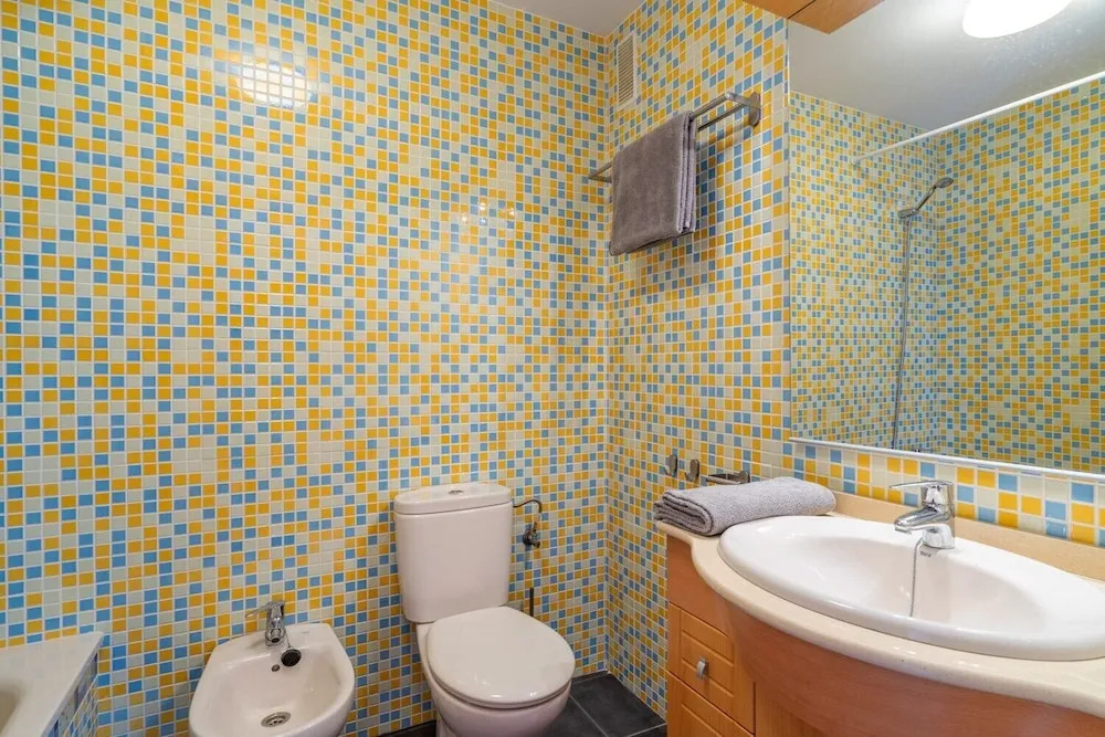 Bright Apartment with Sea View and Terrace Ref 53