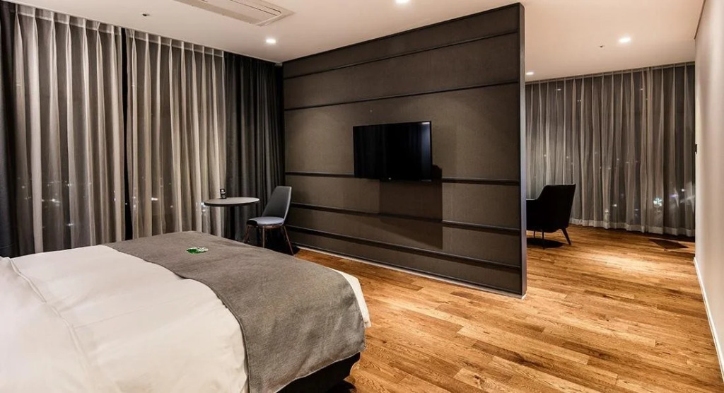 WesternLife Hotel