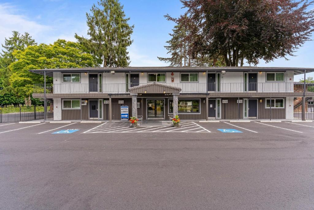 Interurban Suites Hotel, a Dazzler Select by Wyndham