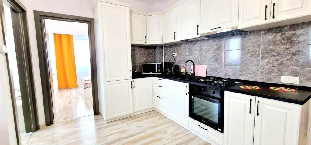 Evelyn Modern Apartment near Palas