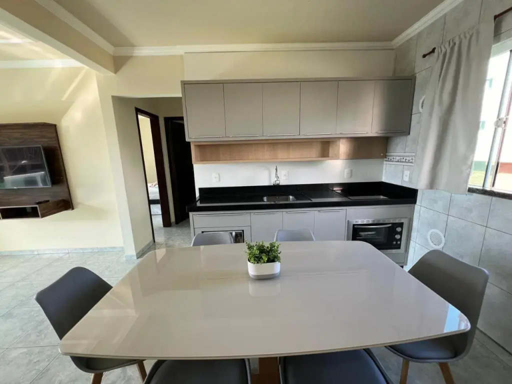 Aprecie Mariscal Nesta Hospedagem a 150 M do Mar - V4