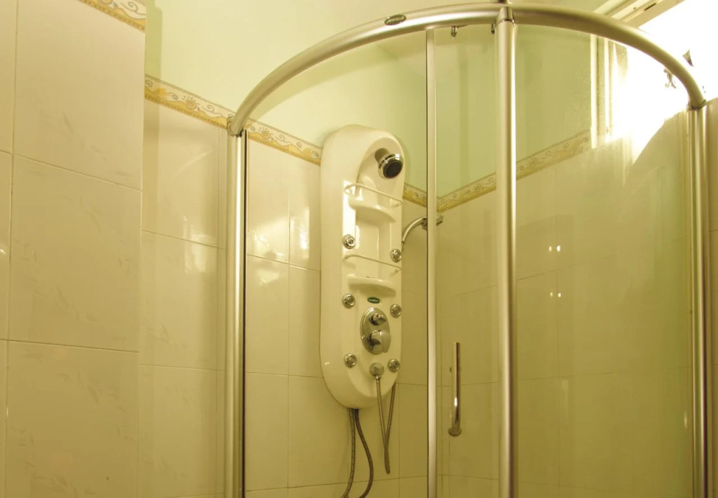 Quỳnh Hương Hotel SG - by BAY LUXURY