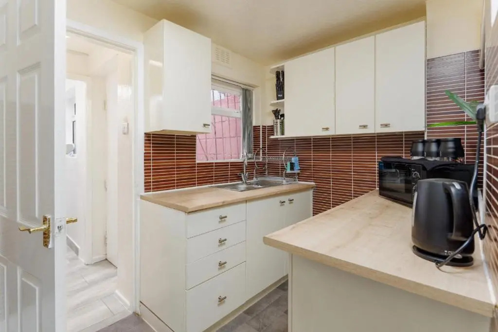 Air Host and Stay - Grafton House amazing view sleeps 6 free parking