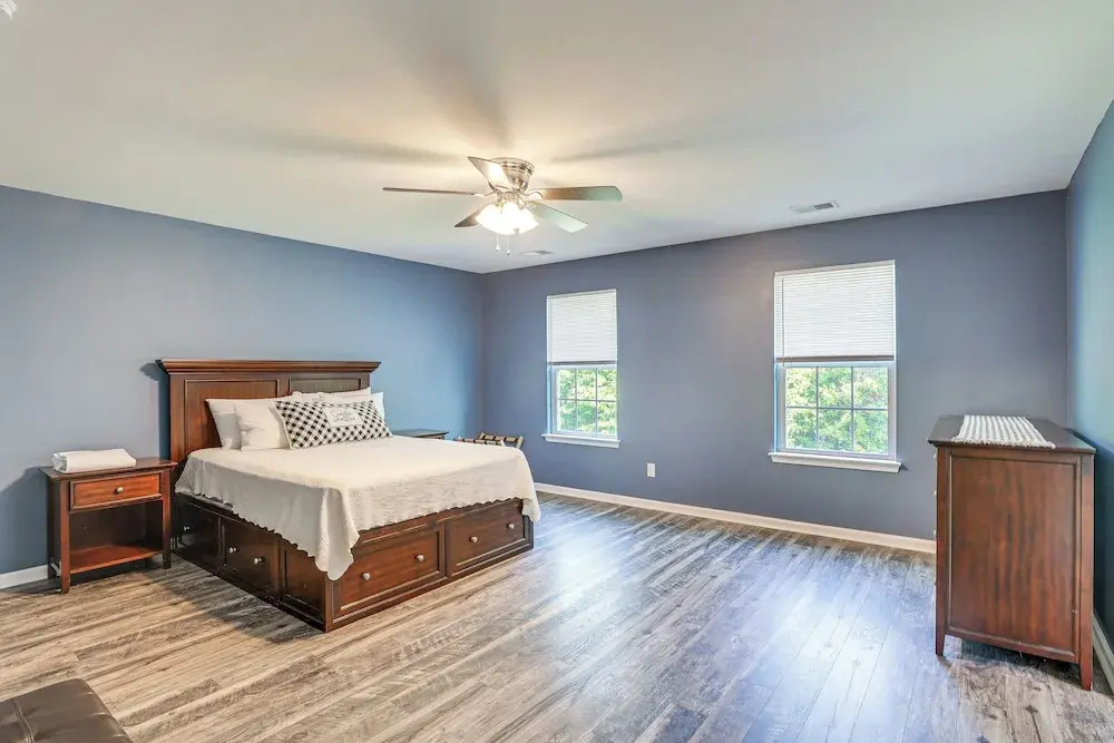 Pet-friendly Ladson Home: 23 Mi to Charleston!