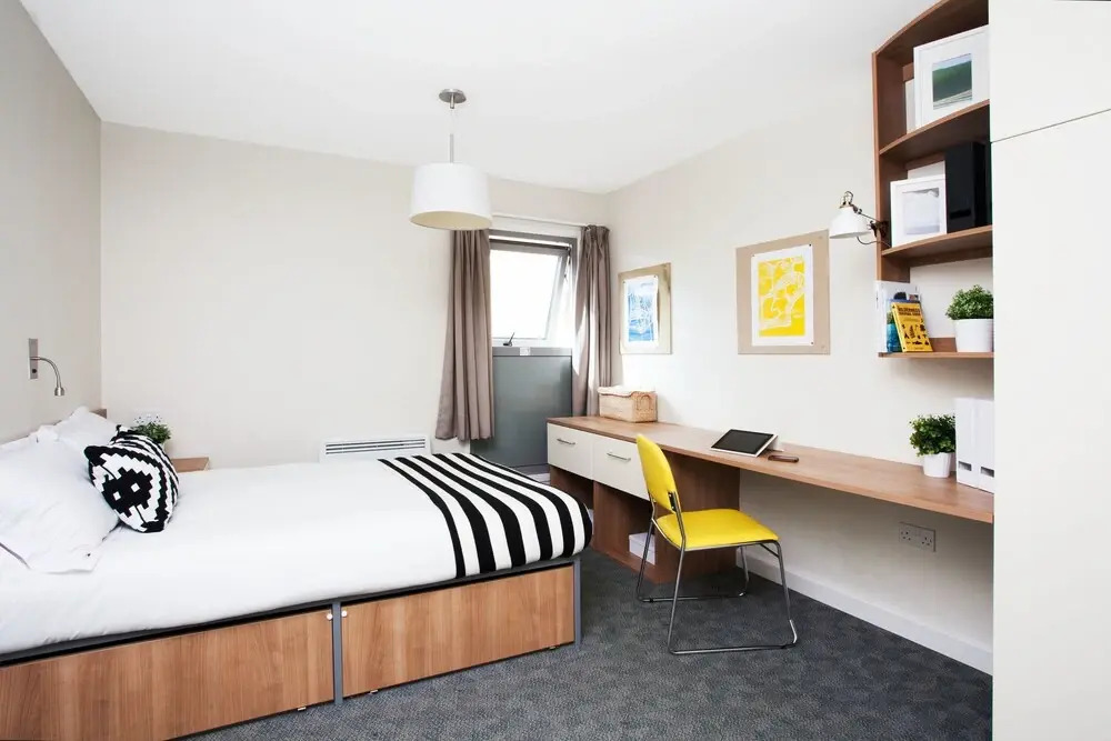 Modern Student-Only Ensuite Rooms in Bath