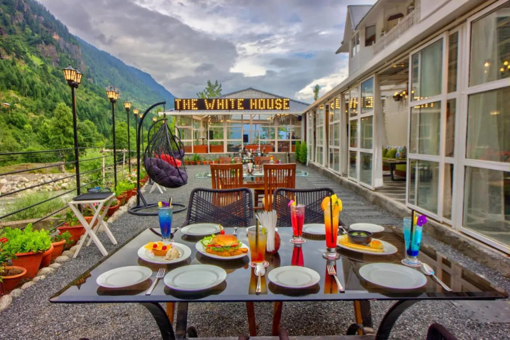 PARADISE - The Whitehouse Cafe