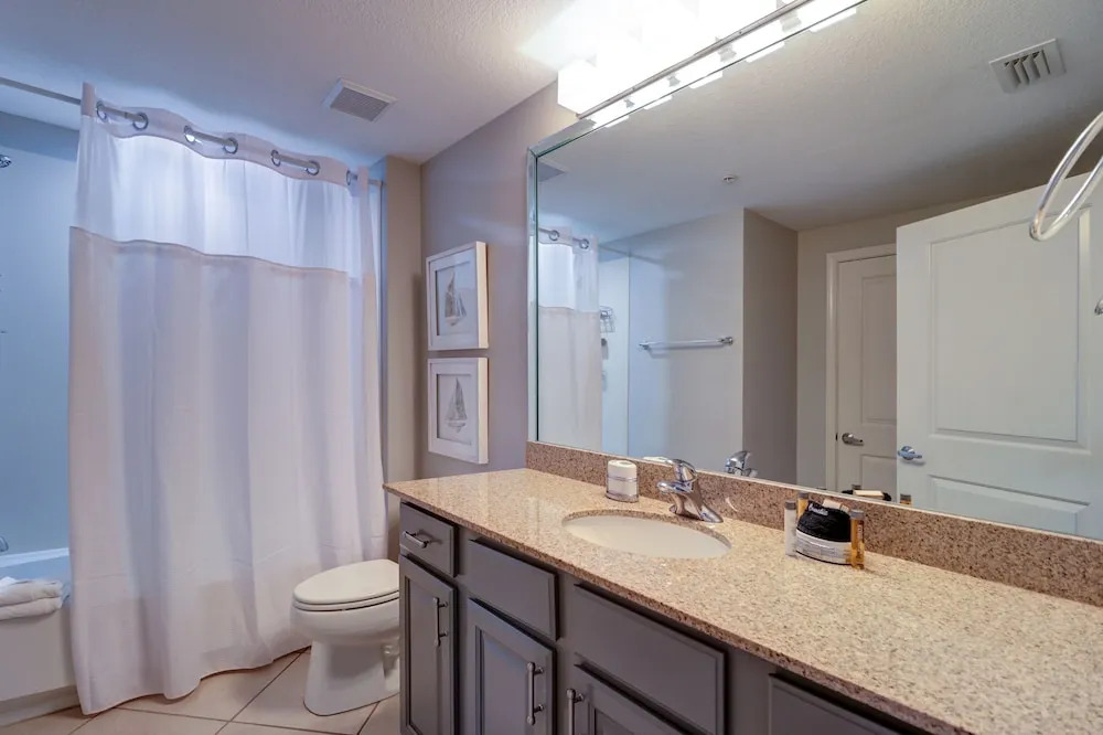 Gulf Front Master Suite! Directly On The Beach! 3 BR / 2 BA! Sleeps 8