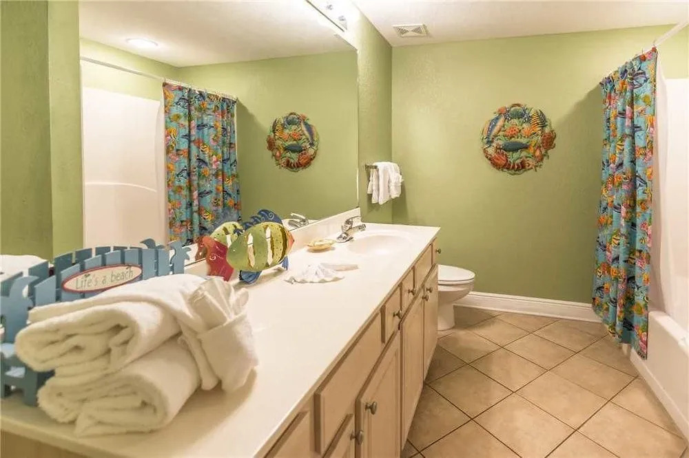 Crystal Shores West 908 - 3 Br condo by RedAwning