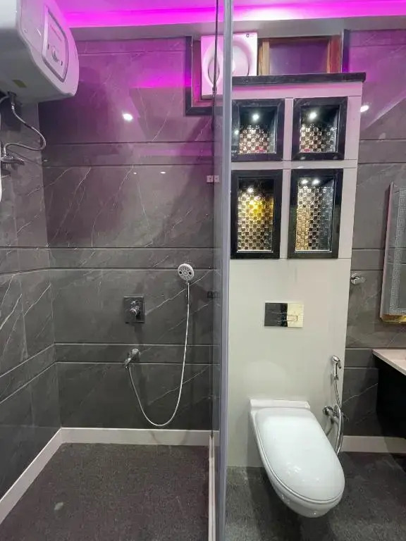 OYO 80695C Hotel Sangam