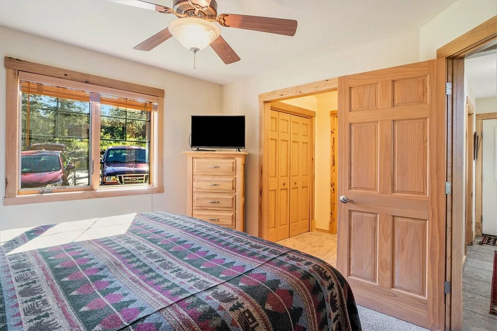 Solitude Bobcat #2 - Estes Park 2 Bedroom Condo by RedAwning