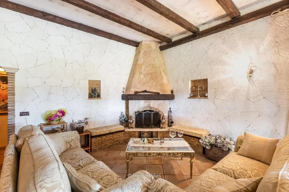 Luxury Garden in Gallina
