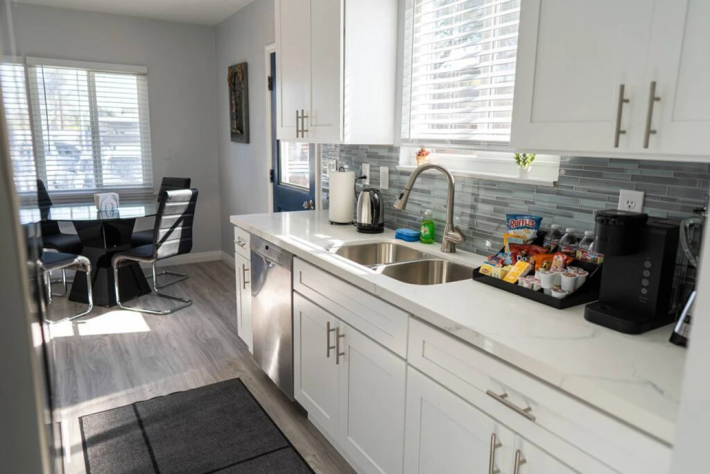 5-BEDROOM HOME RENOVATED IN 2023 NEAR DISNEYLAND (p61)