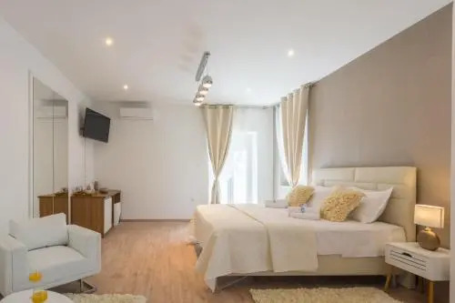 S&S rooms