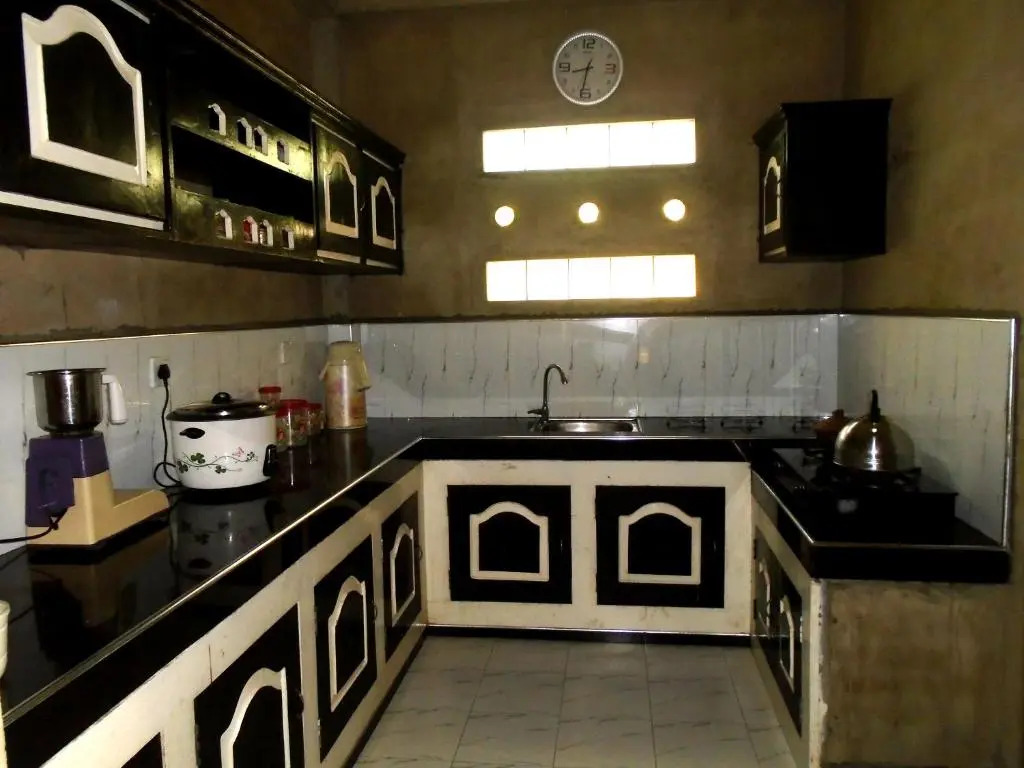 Bee Line Home Stay