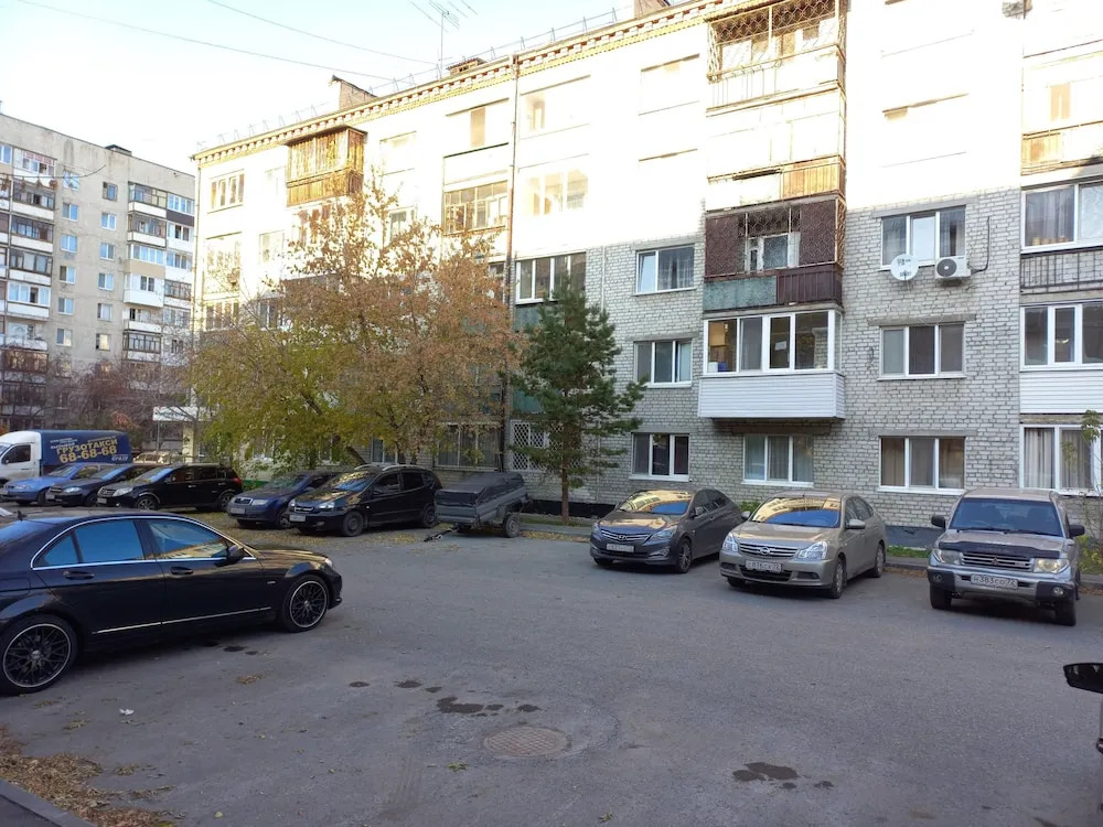 Апартаменты на Заводской, 1