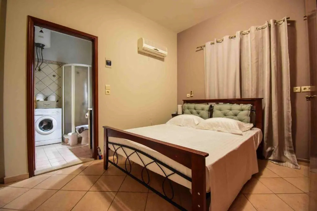 Happinest Private Suite with Jacuzzi