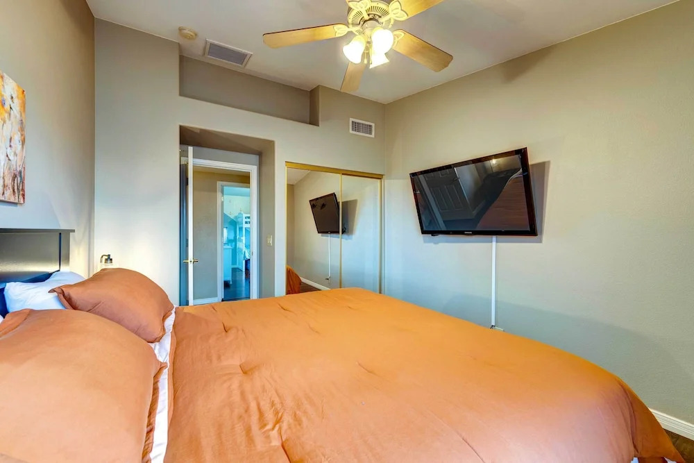 Pool + Hot Tub: Home Near Peoria Sports Complex