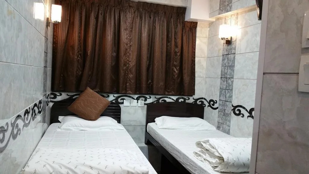 Gold Sparrow Hotel