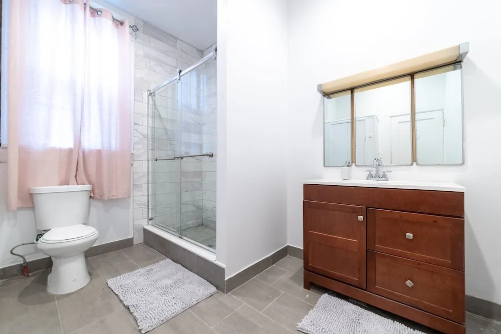 Jersey City, 323 Summit Ave - 2 Br Apts
