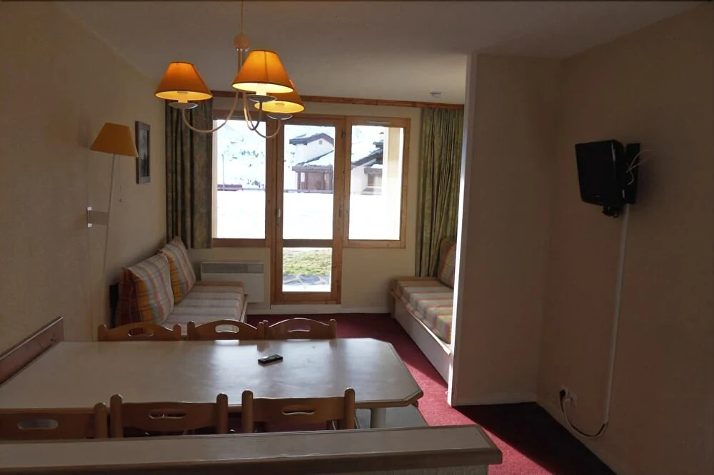 Belle Plagne Apartment on the Slopes With 2 Rooms for 6 People of 35 mÂ² Th03