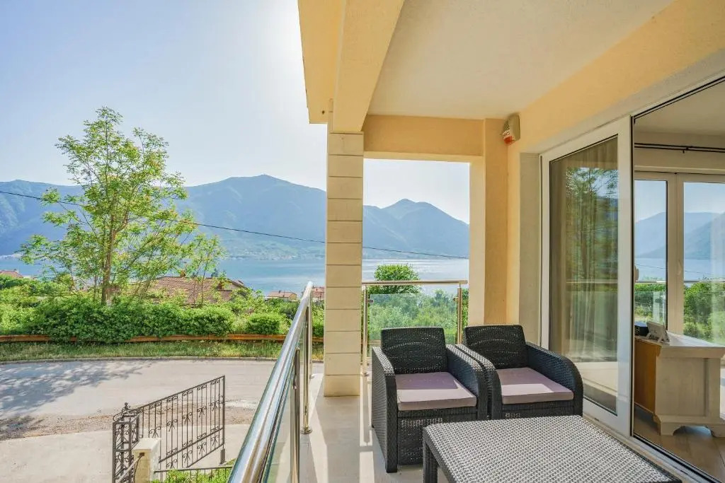 Lavender House Apartments, Dobrota
