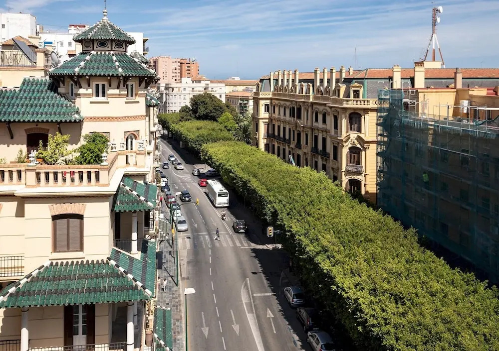Plaza de Toros II - Recently Renovated Condo in Malaga Centre, Sea Views, 5 Mins Walk to Beach