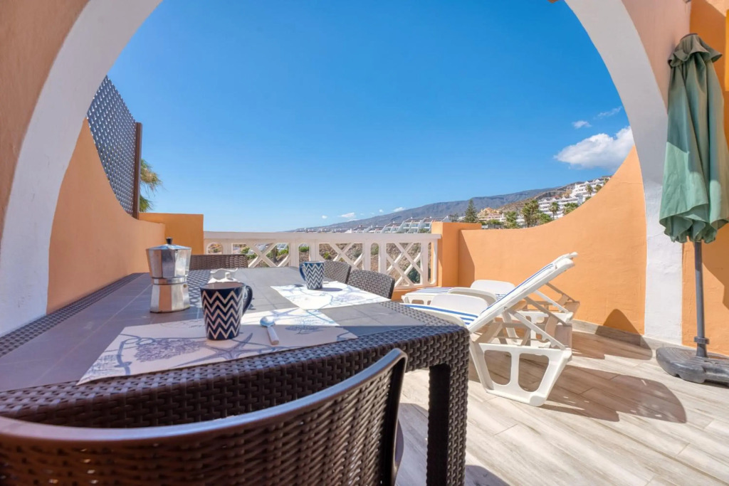 Large one bedroom apartment with incredible view 223