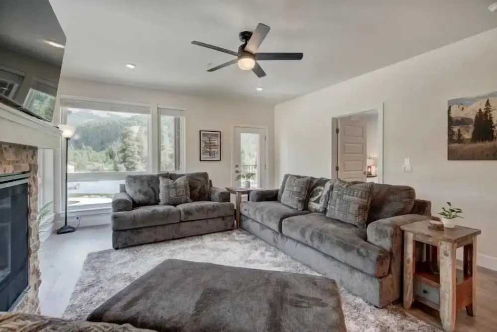 Clearwater Lofts - New! Modern 2 Bedroom Near Keystone Lake