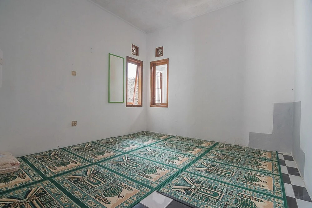 Wisma Atensi by RedDoorz
