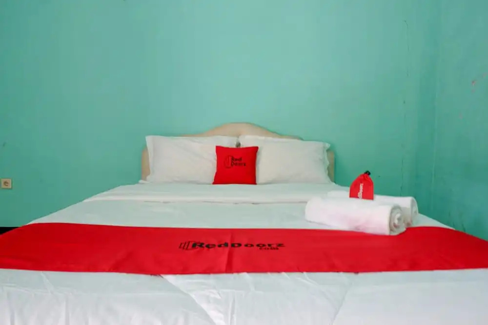 Penginapan Cemara Indah by RedDoorz