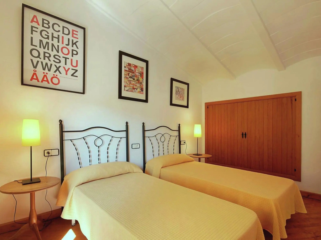Luxurious Country House With Heated Pool for 8 People in Pollensa