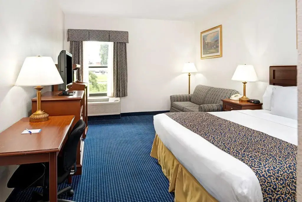 Baymont Inn & Suites Omaha