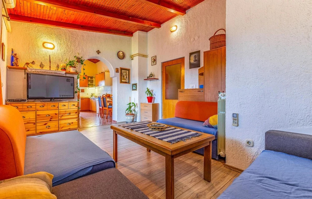 Amazing Home in Pula With Wifi and 2 Bedrooms
