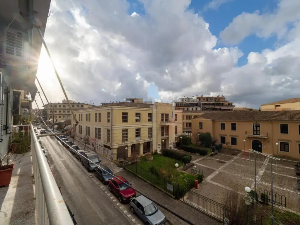 Central & Bright 2BD Apt in Corfu Town near Port