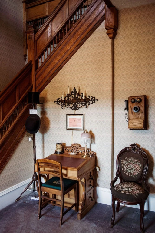 Hudson Manor Bed & Breakfast