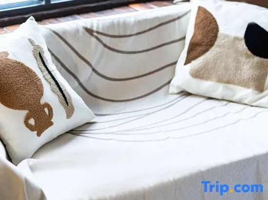 Shi Ruo Hotel (Daocheng Yading Scenic Spot Tourist Center)